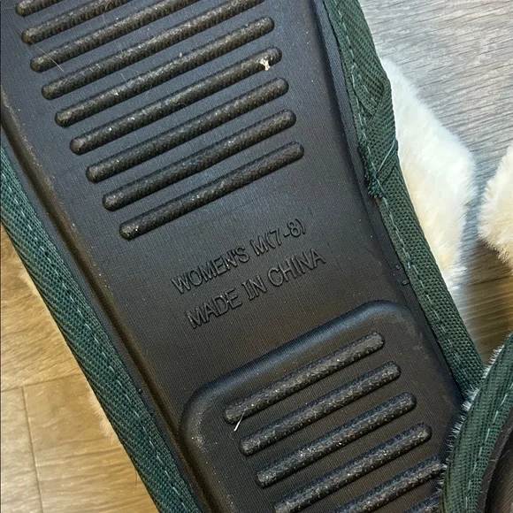 Green Bay Packers Women's Slippers - Green and White - Picture 2 of 6